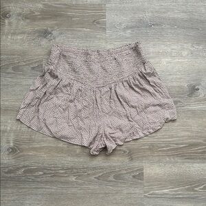 Women's Textured Shorts in Tan/Light Purple